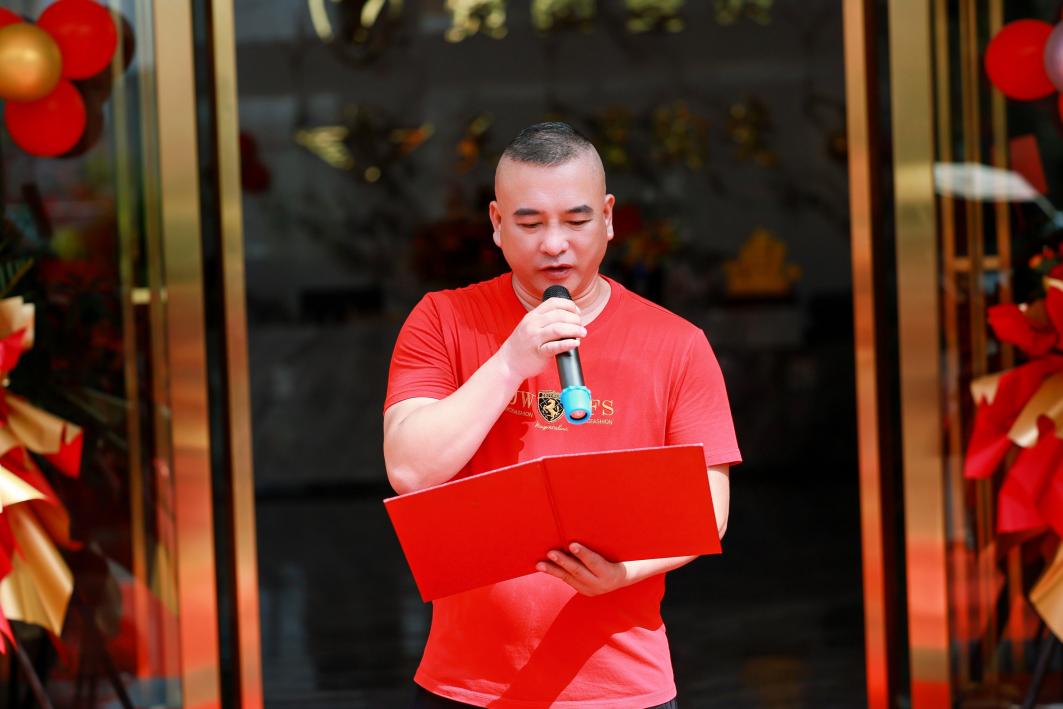 1759214095949235.jpg 2025_0930_3202b43aj00t3du3q001uc000tj00jpc.jpg